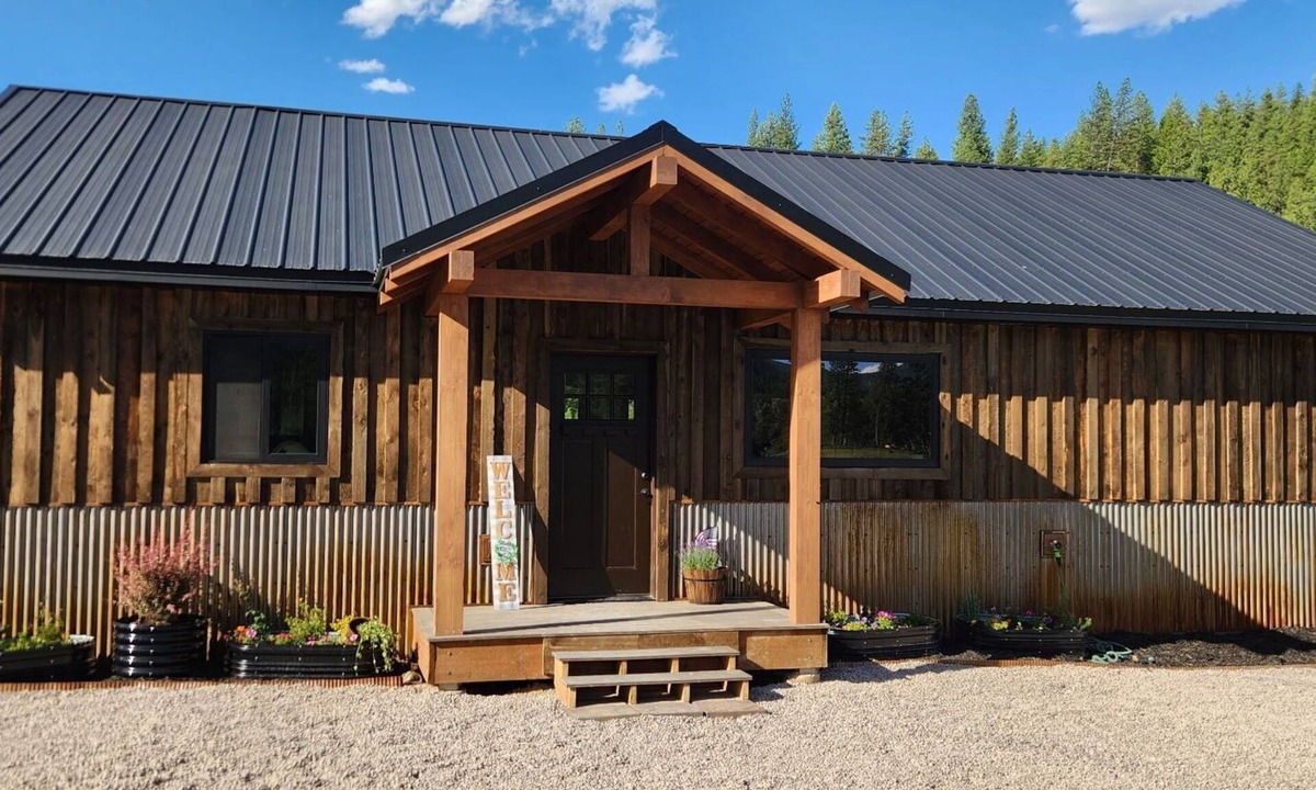 Huson House | 2 bed 2 bath just 15 minutes from Frenchtown in Ninemile Valley w/sauna pets ok
