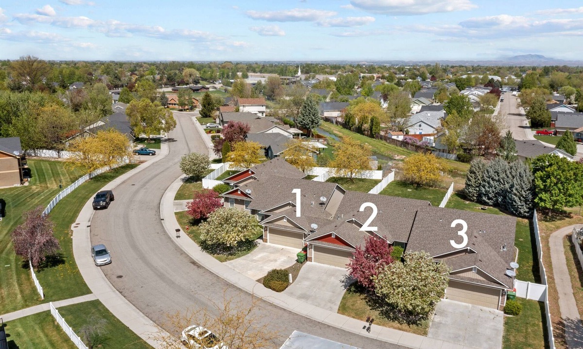 Meridian House | 3 Adjacent Homes | Great for Families | Sleeps 24!