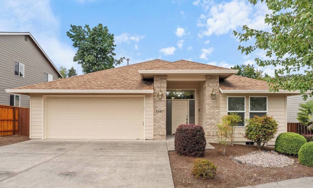 Gresham House | 3 Bedroom House in Peaceful Suburban Neighborhood