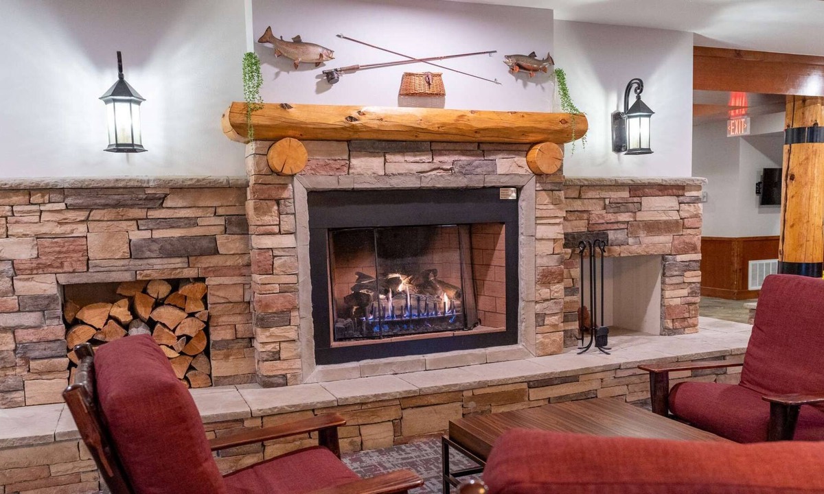 West Yellowstone Apartment | 3BR in resort near west entrance to Yellowstone