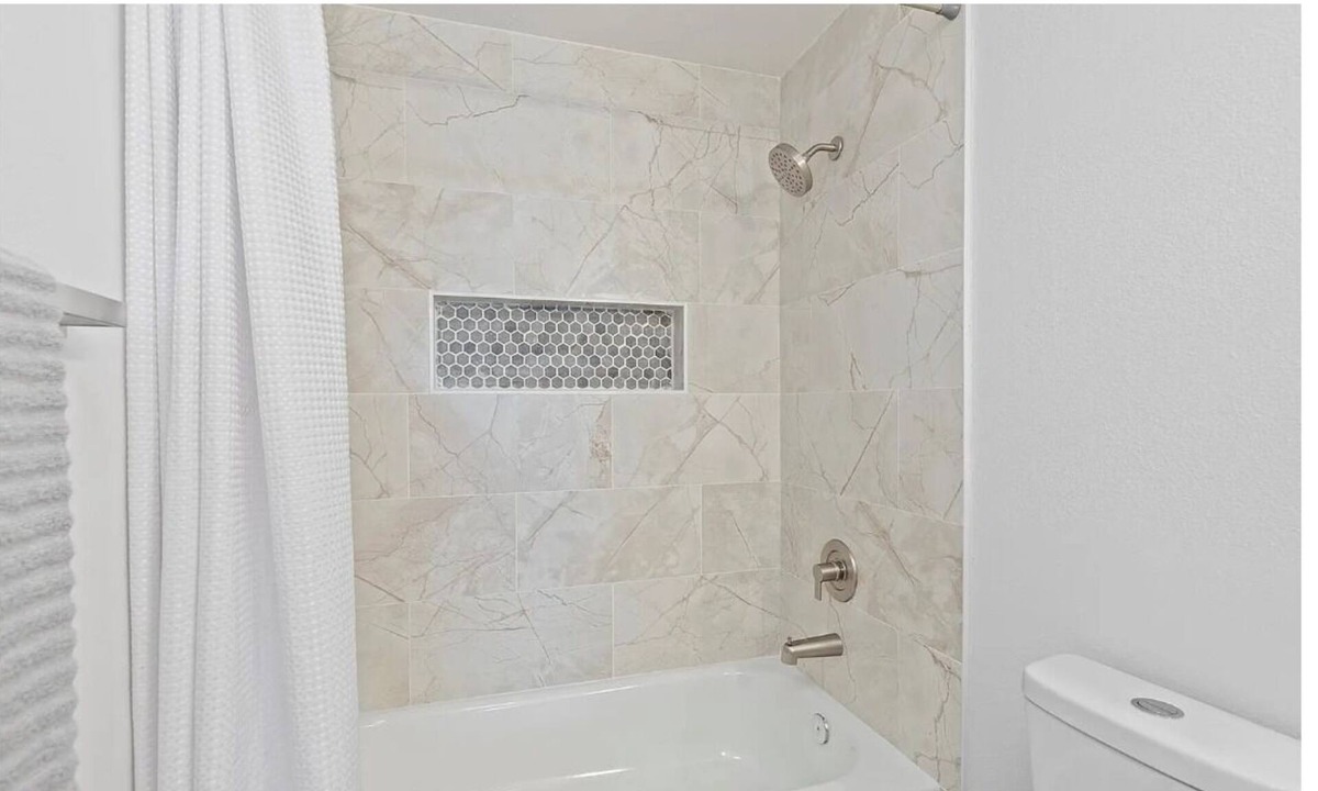 Mill Plain House | 4 BD, Pet Friendly - Modern chic beautiful, fenced yard