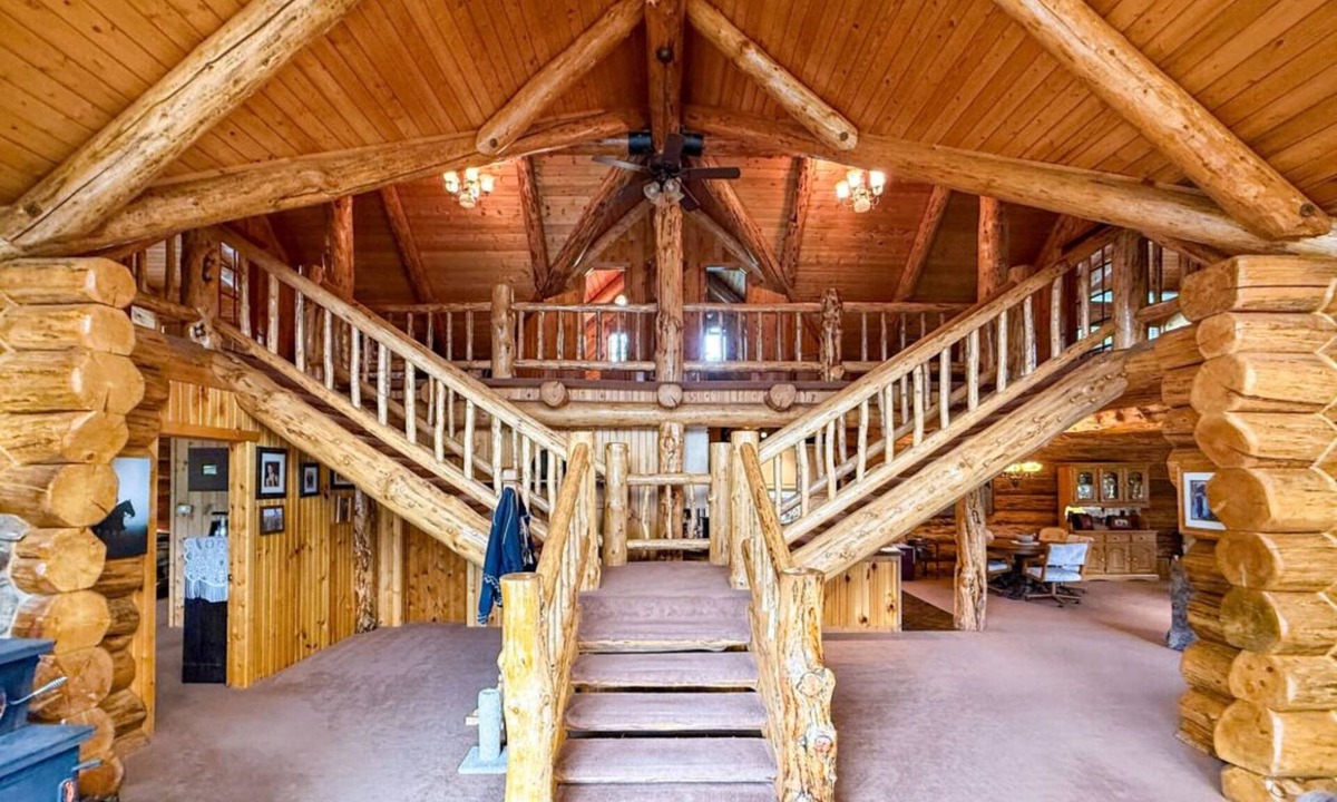Choteau Cabin | 5-bedroom historic lodge in Choteau perfect for a Rocky Mountain Front getaway