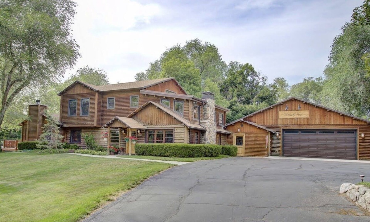 Holladay Cabin | 5BR Luxury Cabin w/Hot Tub near Canyons, Skiing & Hiking