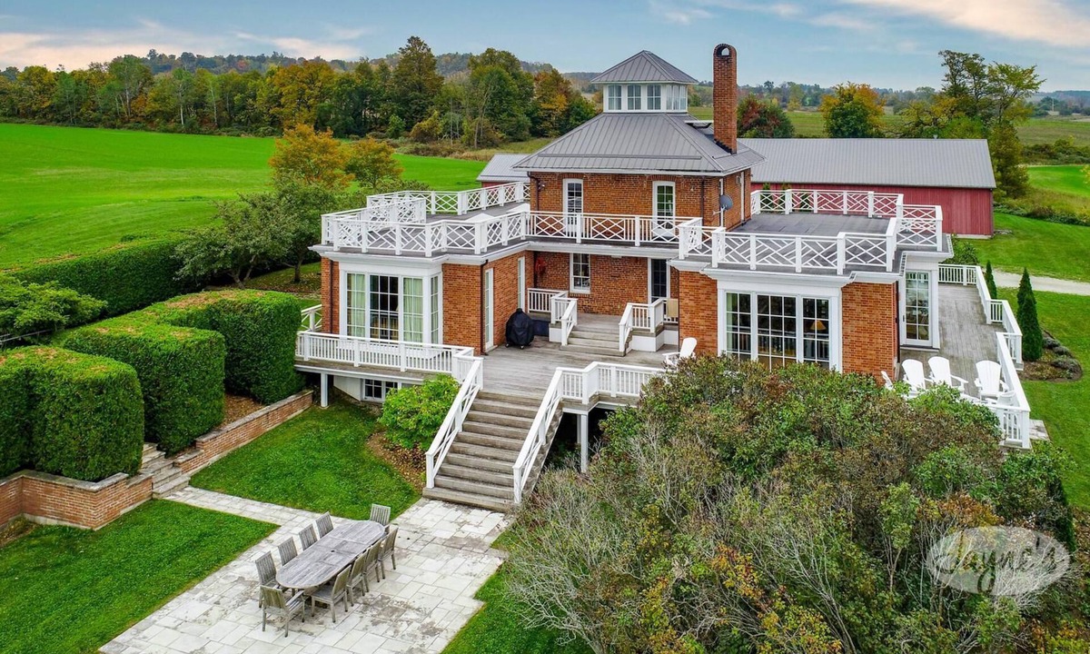 Clearview Other | 6Bed, 4Bath estate with breathtaking views, sports court, pool area and more!
