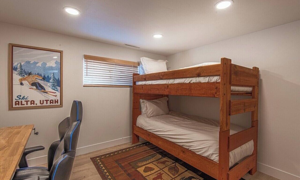 Cottonwood Heights Cottage | 7045 Brent Ln