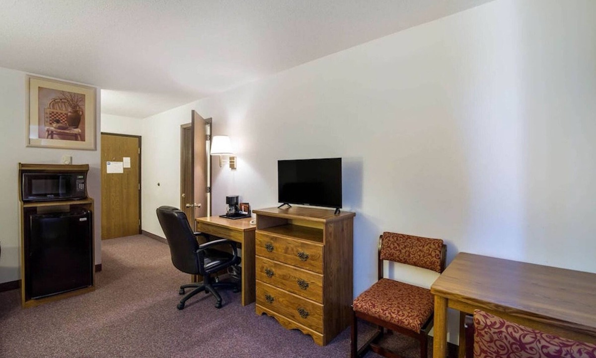 Medora Bed & Breakfast | Actual driving 30 miles from Medora ND-MT BORDER TOWN Nearby Brewery Restaurant