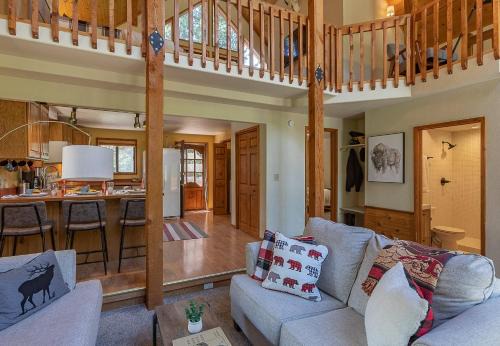Alpine Northeast House | Alpine Breakwater by KABINO New Base of trails Fishing Hiking SmartTV
