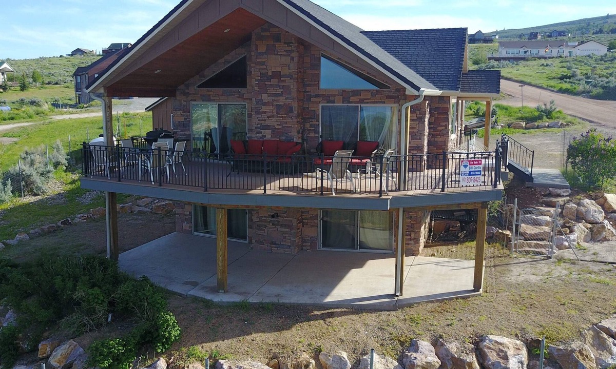 Sweetwater Cabin | Amazing view - Lake House Retreat with Mountain Cabin Warmth