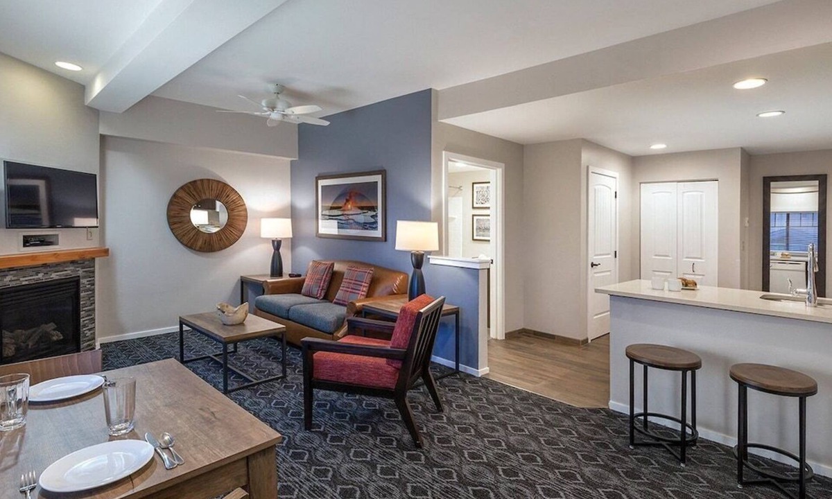 West Yellowstone Resort | Available 30 June-7 July 27 W. Yellowstone Gate World Mark Resort 2 bedroom