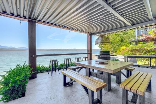Poulsbo House | Bayfront Home w/Private Beach in Poulsbo!