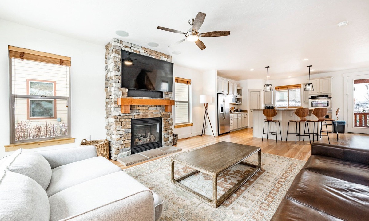 Bear Hollow Village House | Bear Hollow 5601 | Standalone Home | Near Outlets Hot Tub | Pool