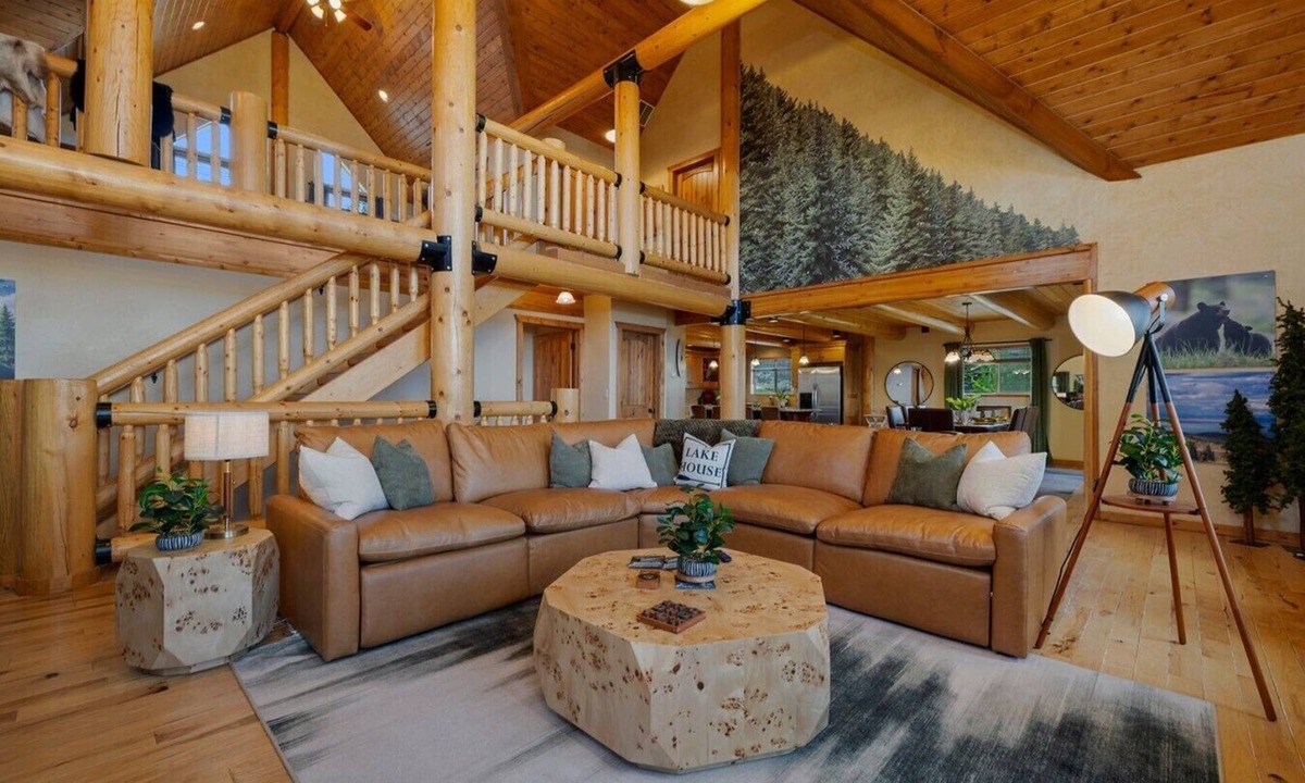 Cherimoya Hill Cabin | Bear Lake Overlook Lodge | Epic Themed Lodge w/Hot Tub, Game Loft, Fire Pit!
