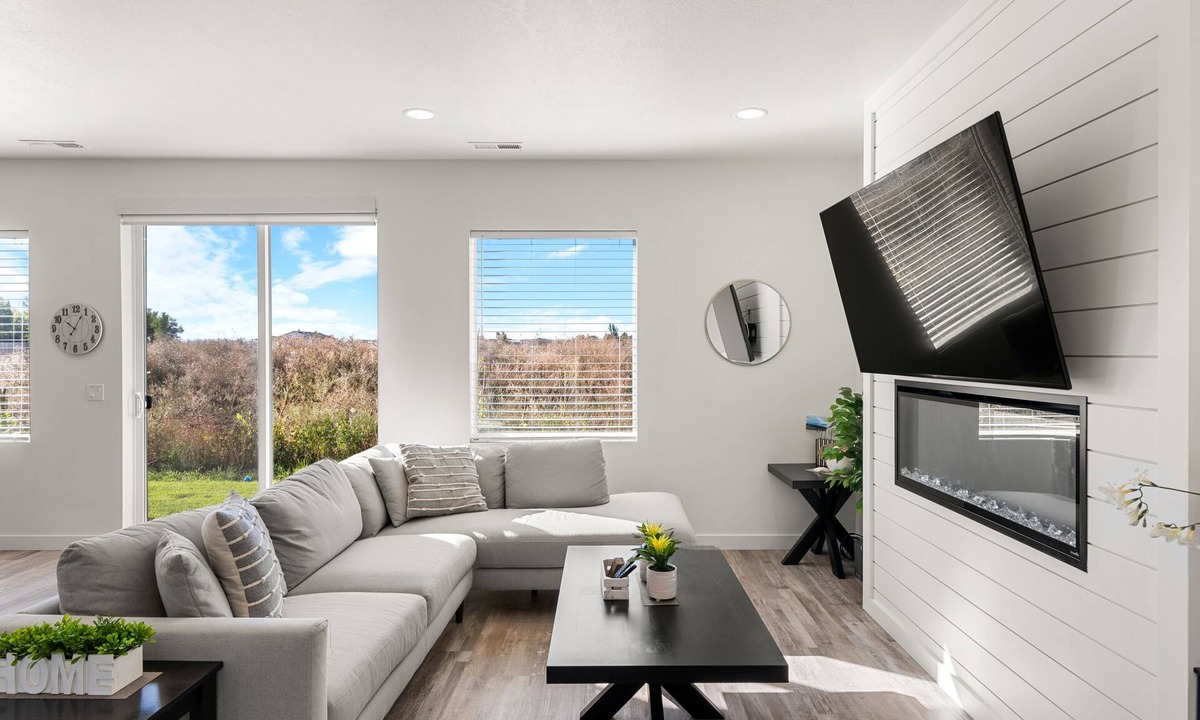 Garden City House | Bear Lake Retreat - Boat and Trailer Parking