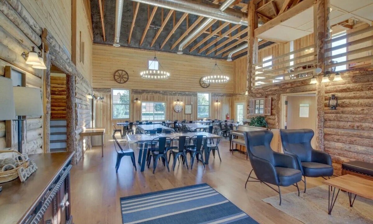 Paris House | Bear Lake Sleeps 44 Private Inn Family Reunions Groups