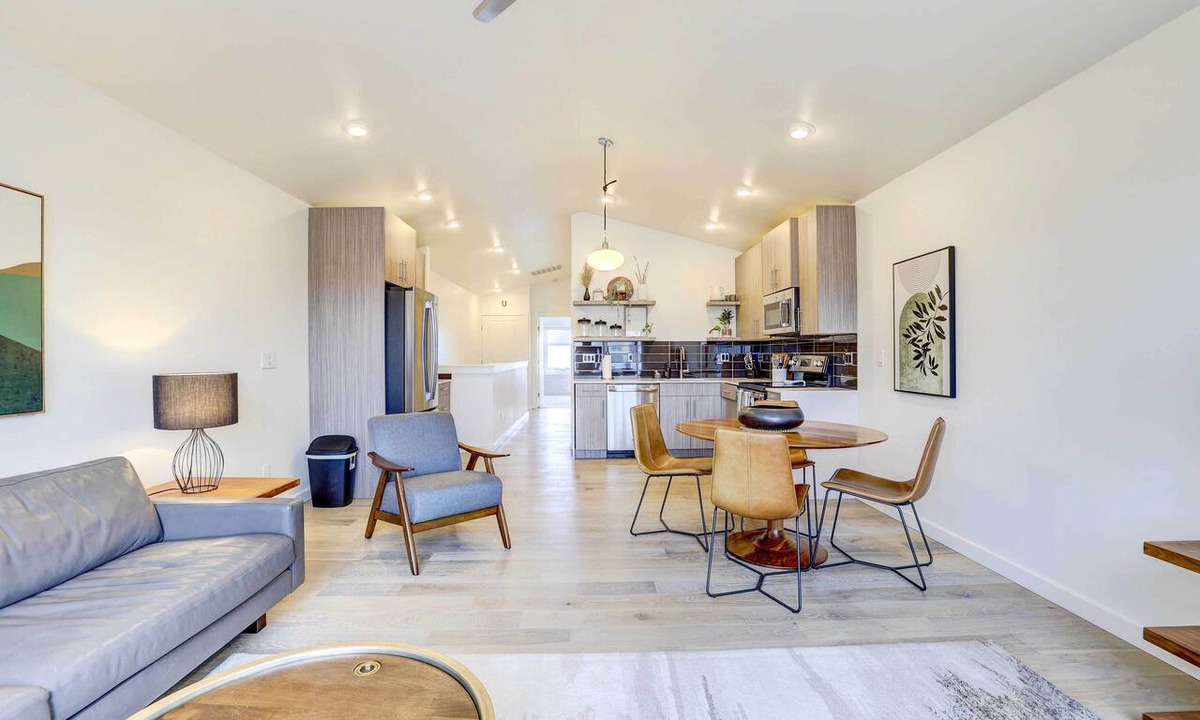 Downtown Boise Apartment | Beautiful Townhome - Steps to Downtown Boise!