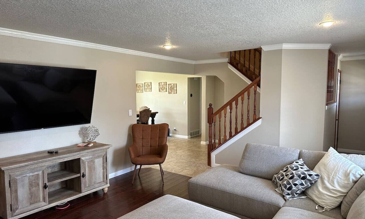 Pocatello House | Bengal Den | Game Days, Graduations & Family Stays