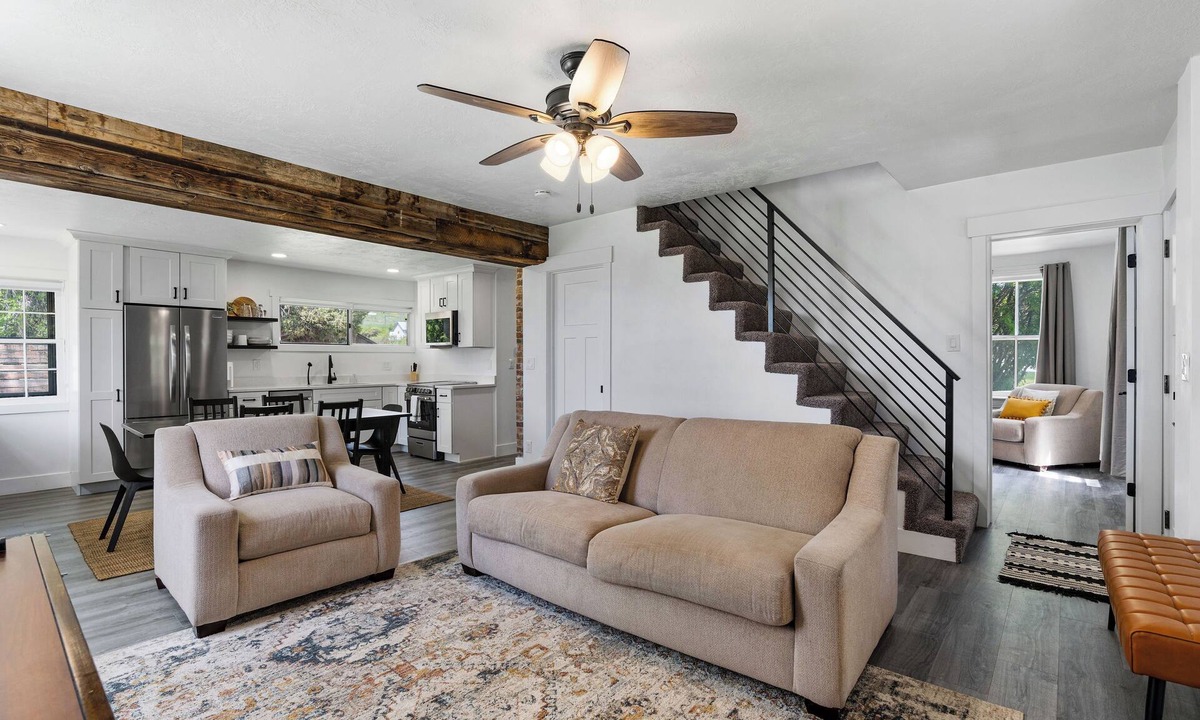 Bloomington House | Blue Cottage at Bear Lake: Rustic Serene Retreat 10 miles to North Beach
