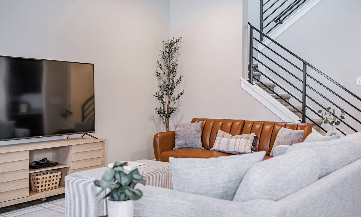 Ammon House | Brand New Townhome sleeps 12.
