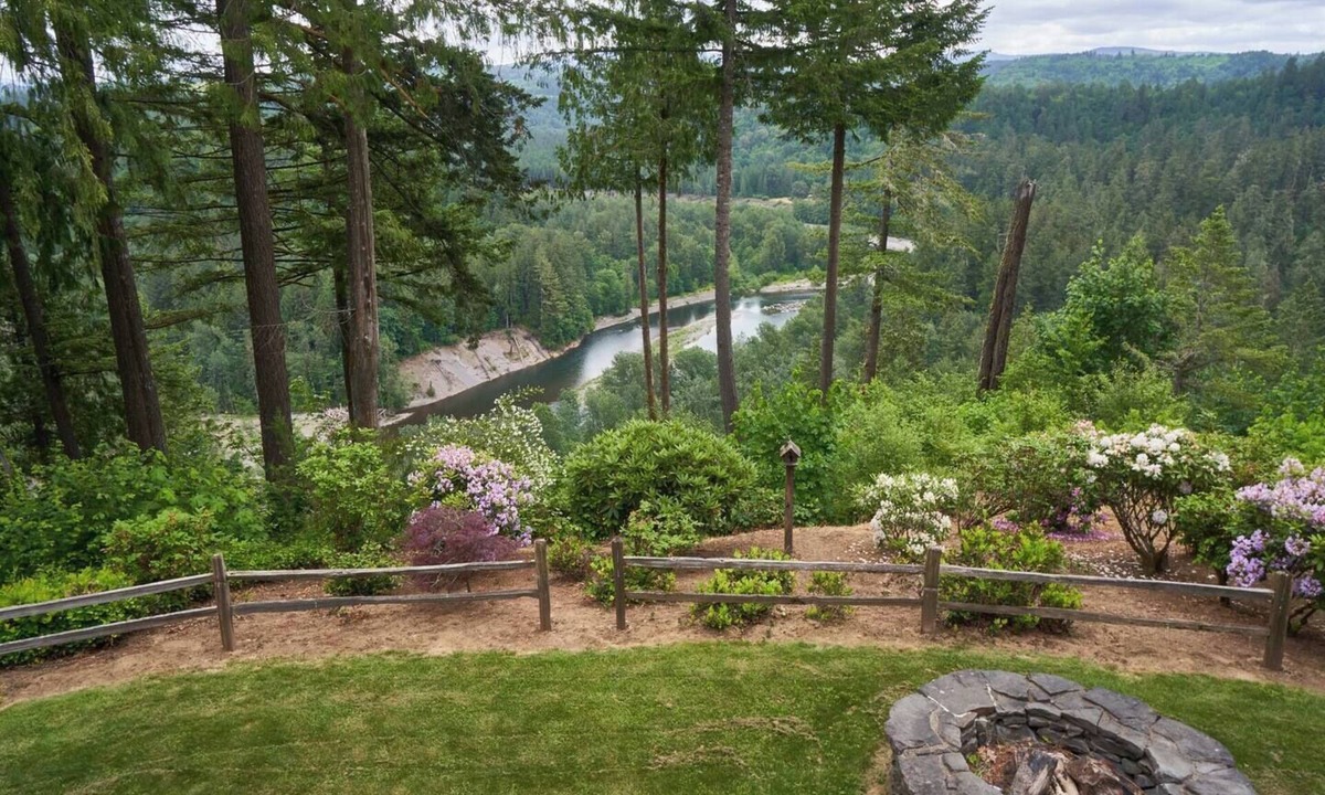 Carver Apartment | Breathtaking views 2-bedroom guest suite: fish, ski, bike, hike, wine tasting