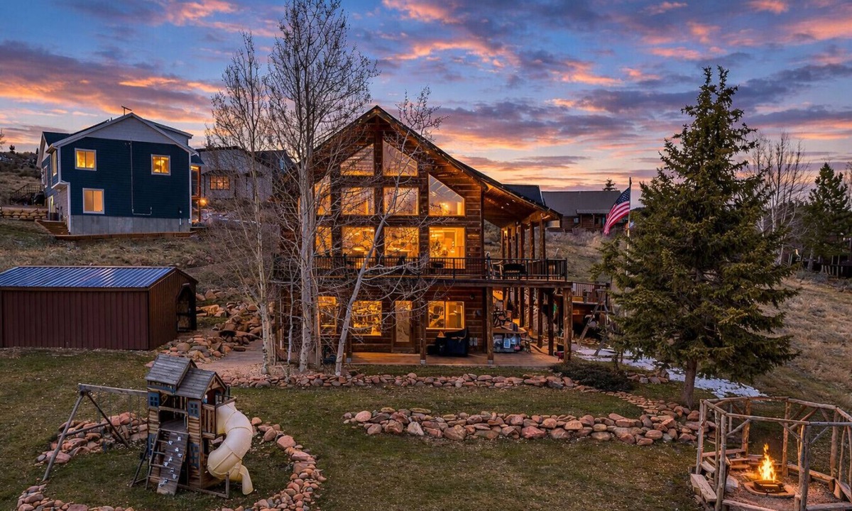 Sweetwater Cabin | Casa Miah | Ideal Beach, Fire Pit, Game Room, Air Hockey!