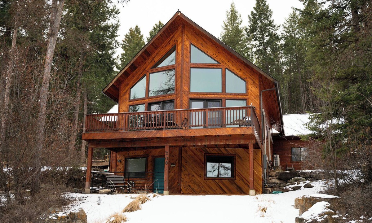 Lakeside House | Cathedral in the Pines near Flathead Lake, 3000 Sq Ft