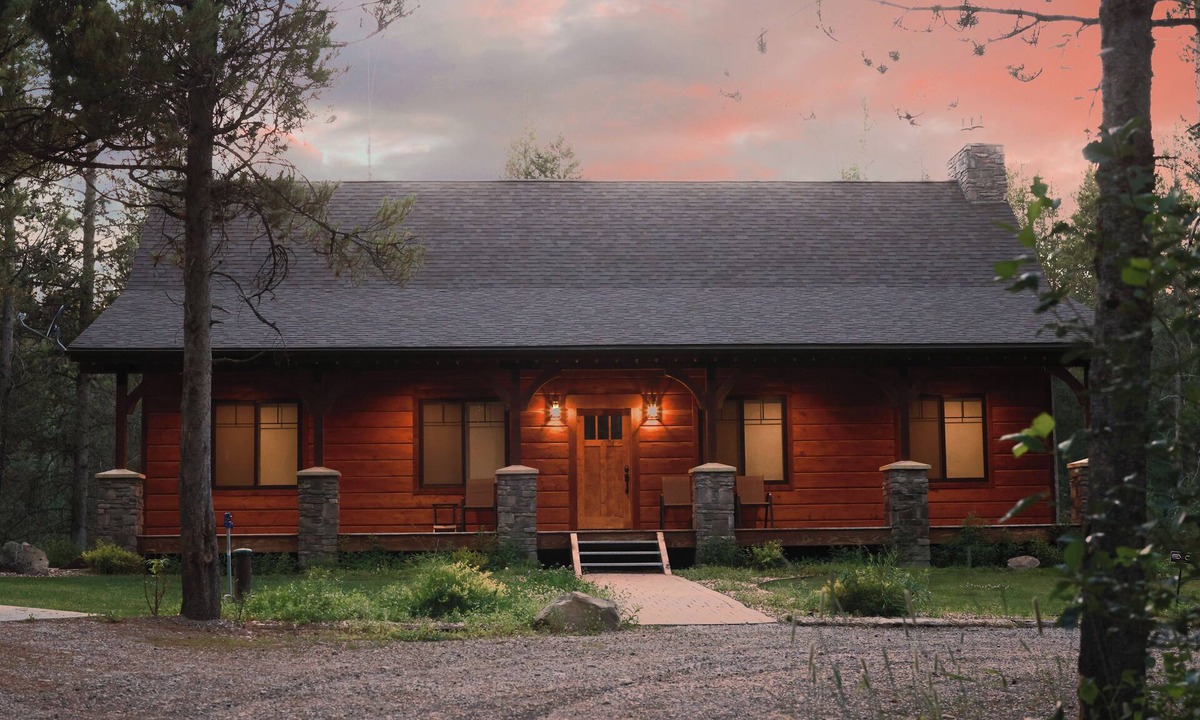Ashton Cabin | Cave Falls Family Hideaway - Sleeps 12 -Hot Tub -Newer -Yellowstone and Tetons