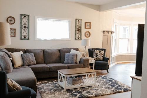 Hilltop Apartment | Central Tacoma Triplex