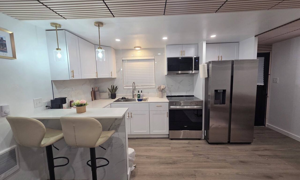 Twin Falls House | Centrally located 1-bedroom apartment close to downtown Wifi AC washer/dryer