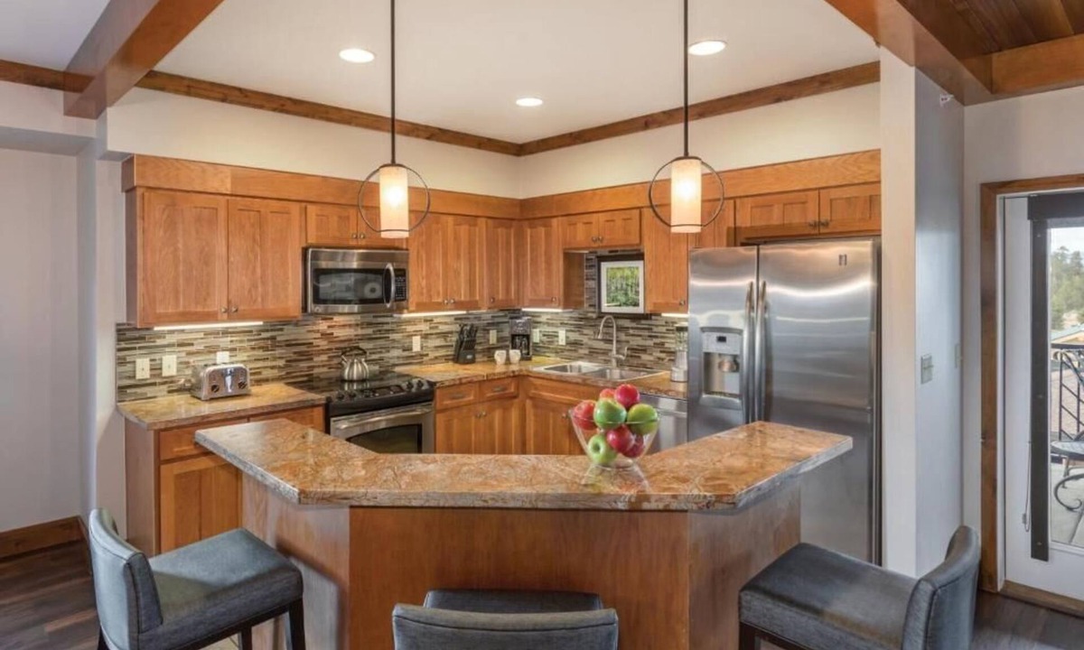 West Yellowstone Condo | Charming 2-bedroom condo in West Yellowstone with Fireplace and fitness room