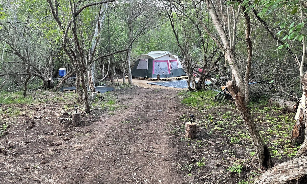 Frenchtown RV Rental | Charming cabin tent campground in peaceful Frenchtown for your getaway