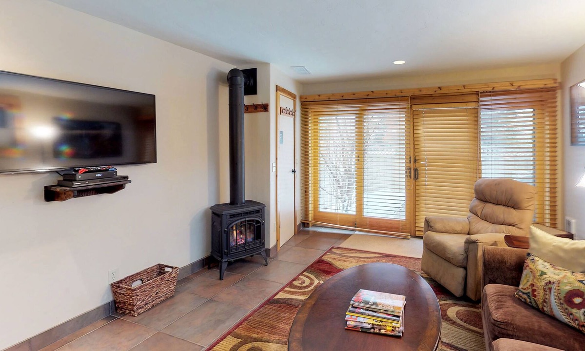River Run Condo | Charming townhome with Mt. Baldy views - near River Run ski lifts & trails