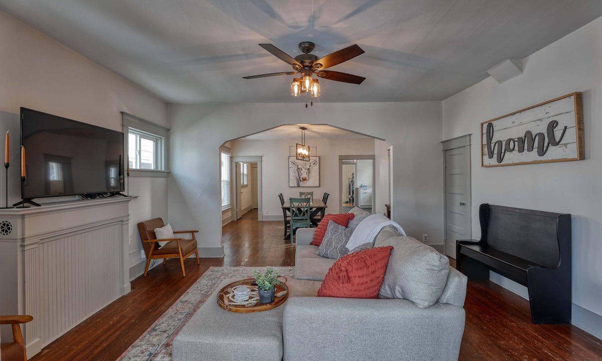 Sheridan House | Circle Bar Manor — Spacious 4BR, Sheridan WY