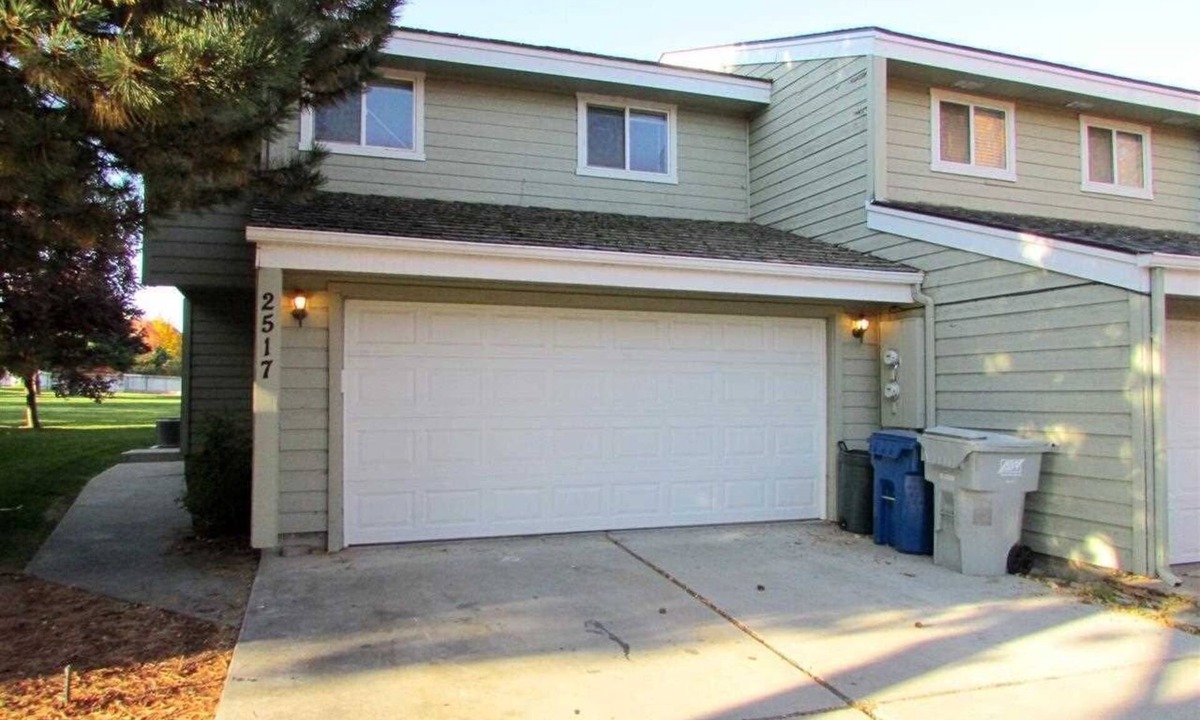 Nampa House | Clean Nampa Townhome with completely refurbished interior WIFI and AC