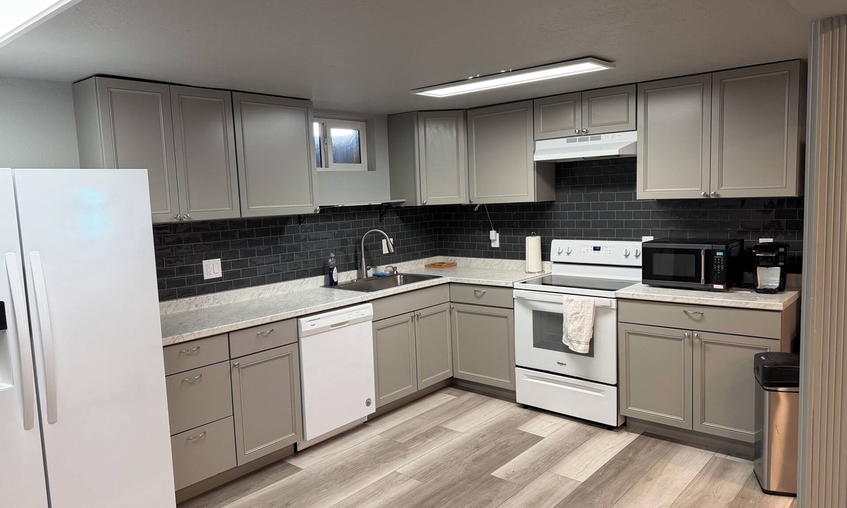 Pocatello Apartment | Comfortable 2 bed 1 bath Full Apartment