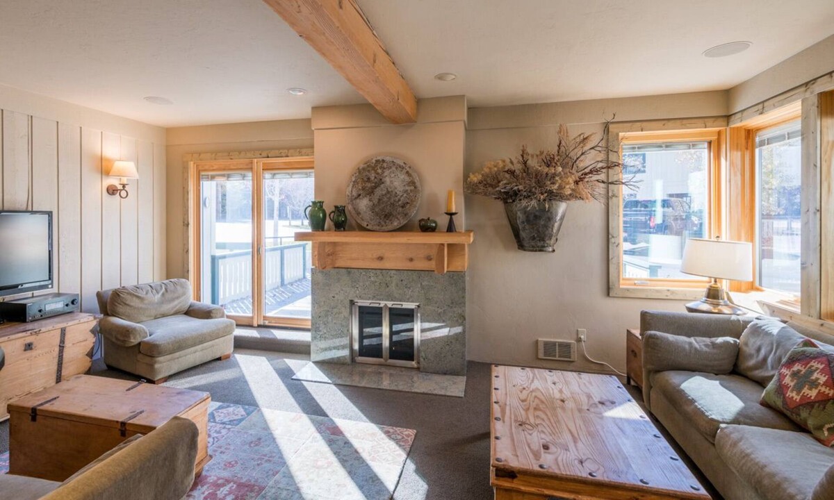 Warm Springs Condo | Condo Walking Distance to the Chairlift