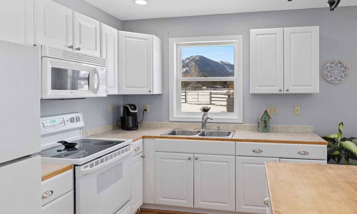 Cle Elum Apartment | Cozy 1-bedroom apartment with fitness room, WiFi in beautiful Cle Elum