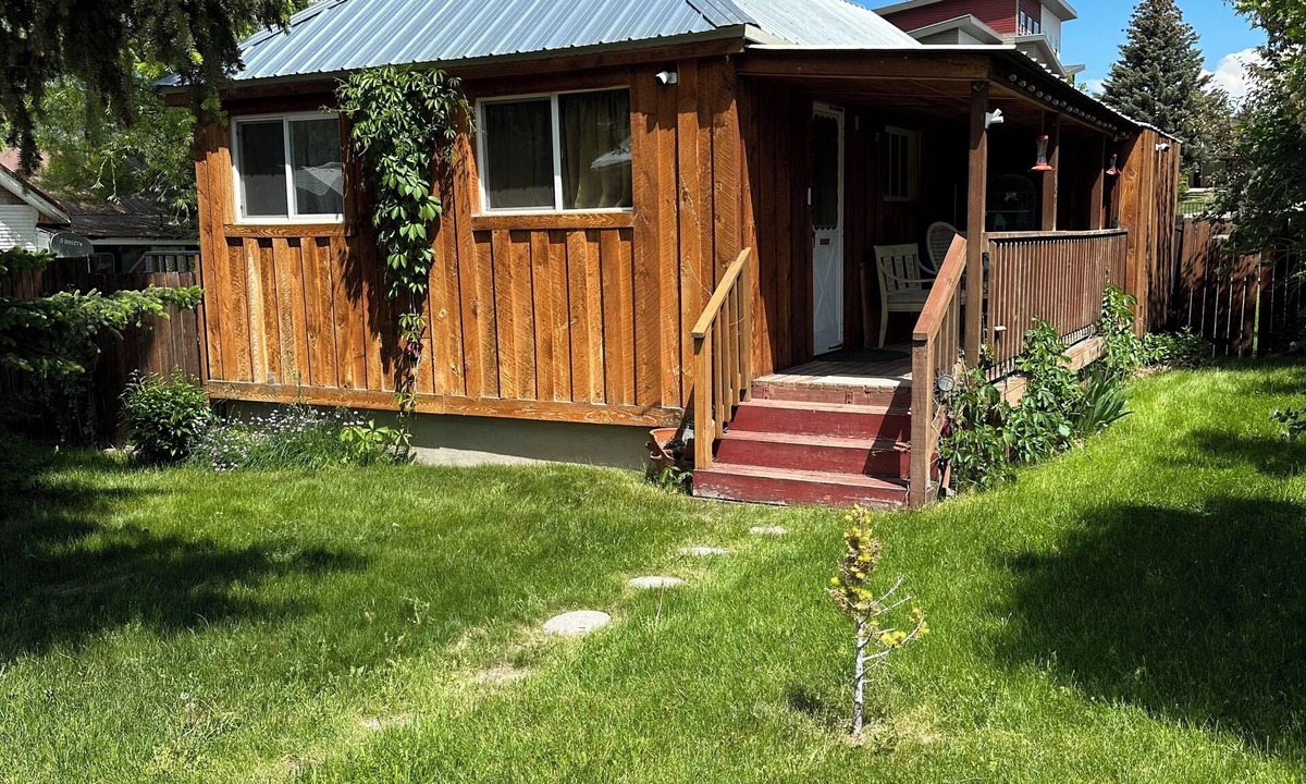 Lava Hot Springs House | Cozy 2-bedroom 2-Bath home with WiFi, AC Close to Main Street/Lava Hot Pools