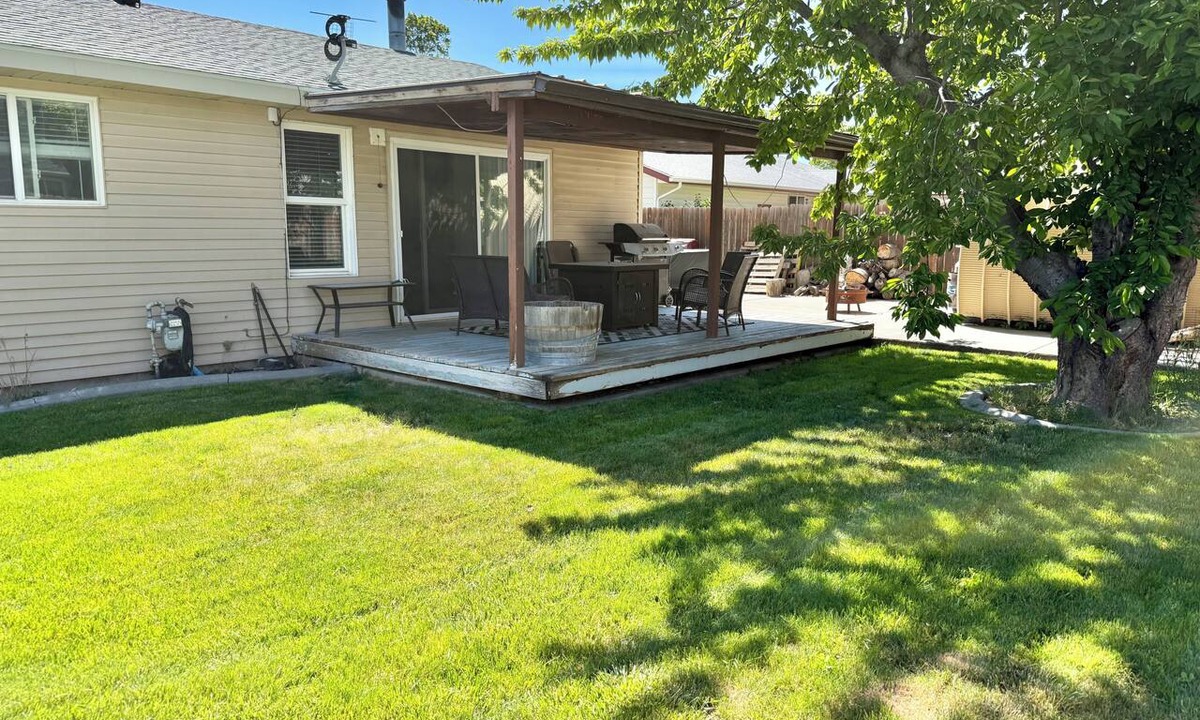 Pocatello House | Cozy Botanical Retreat, Near Skiing, Restaurants & Yellowstone