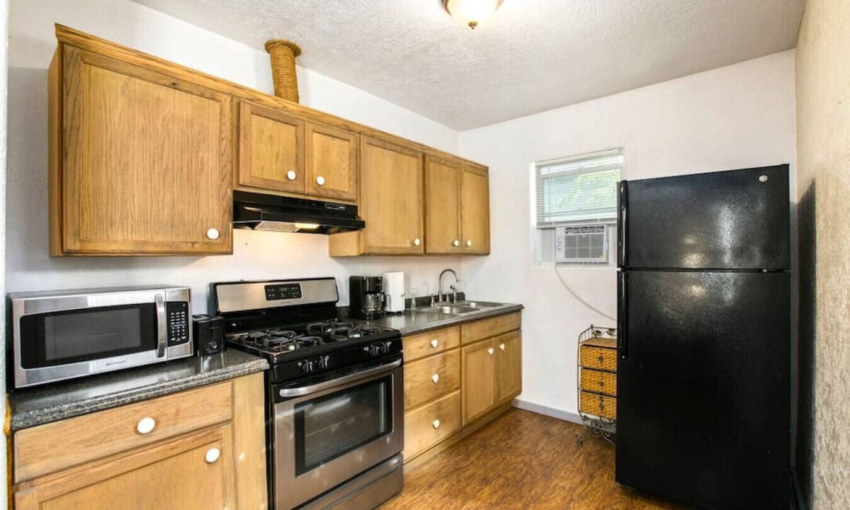 Central - Terry House | Cozy Bungalow w/Hot Tub and Sauna