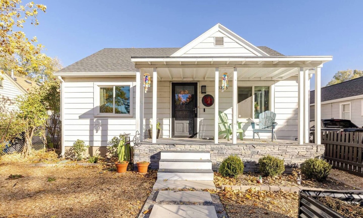 Salt Lake City House | Cozy Millcreek Bungalow Spa Bath Great for Extended Stays Pet-Friendly