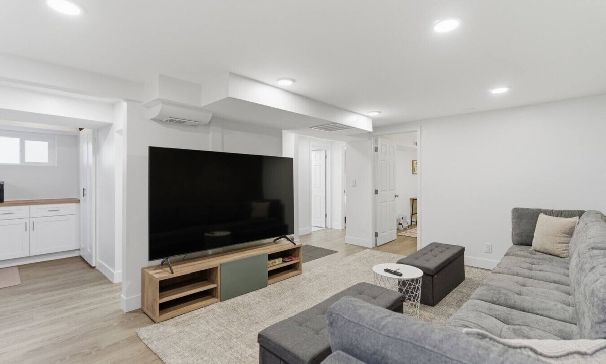 South Salt Lake House | Cozy Modern 2BR in Millcreek - 10 Min to SLC & Mountains