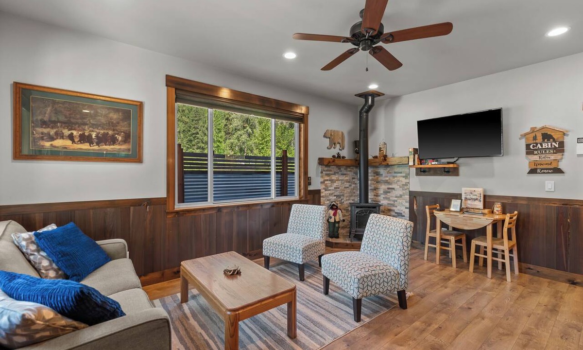 Leavenworth House | Cozy Mountain Retreat Near Leavenworth w/Private Patio + BBQ