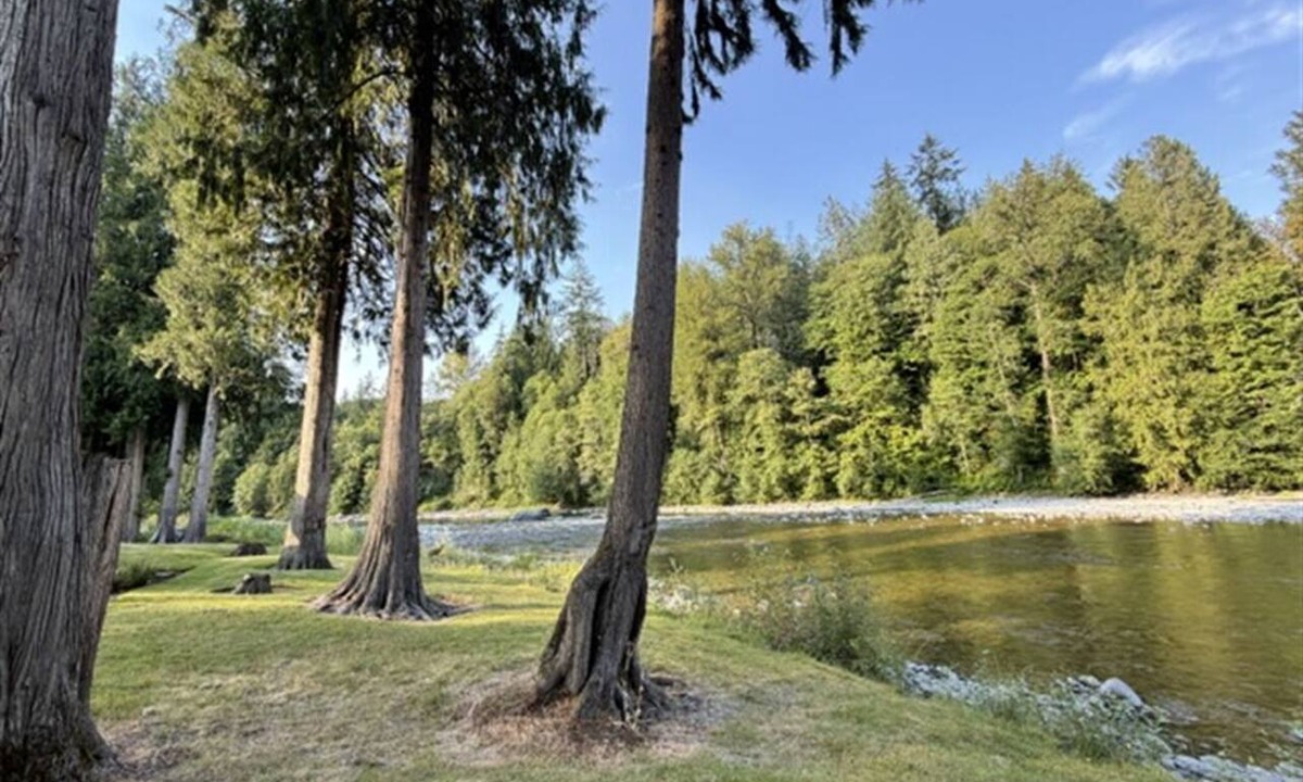 Granite Falls Cabin | Cozy Riverfront Cabin with added Loft