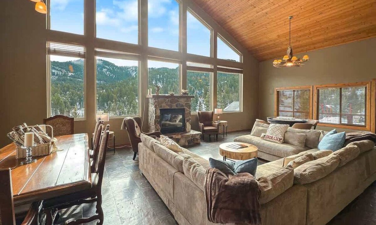 Summit Park House | Cozy Rustic Escape Near Park City Adventures
