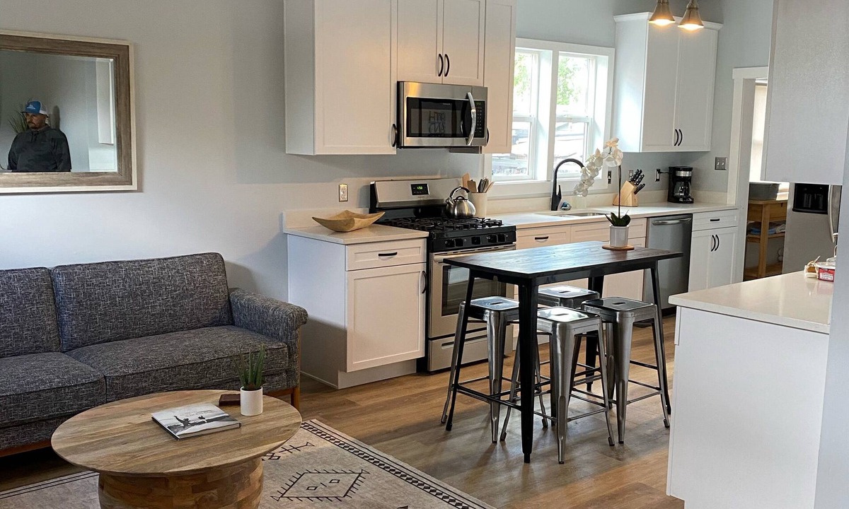 Central City House | Cozy, Urban Retreat close to Downtown, Great Food and Outdoor Activities