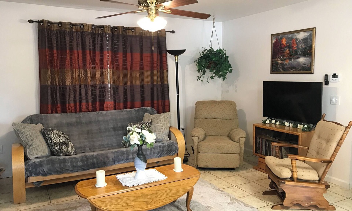 Craigmont House | Craigmont Getaway Get comfortable and enjoy plenty of space and cozy fireplace!