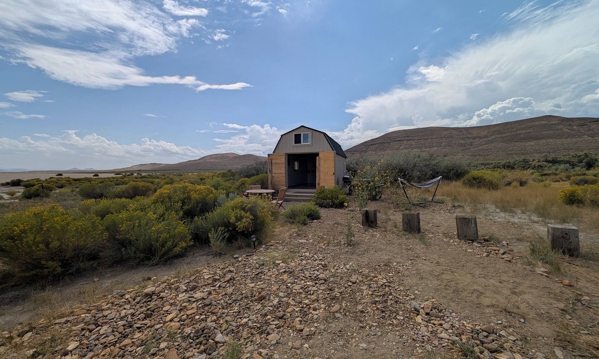Princeton Cabin | Dark Sky High Desert Cabin · Alvord Desert Playa Access