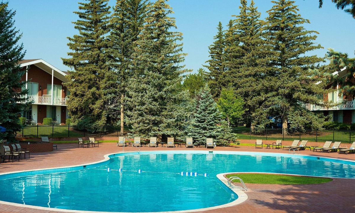 Cheyenne Hotel | Dlx King | Little America | Golf-to-Pool Days, 80-Acre Grounds | 2 Units