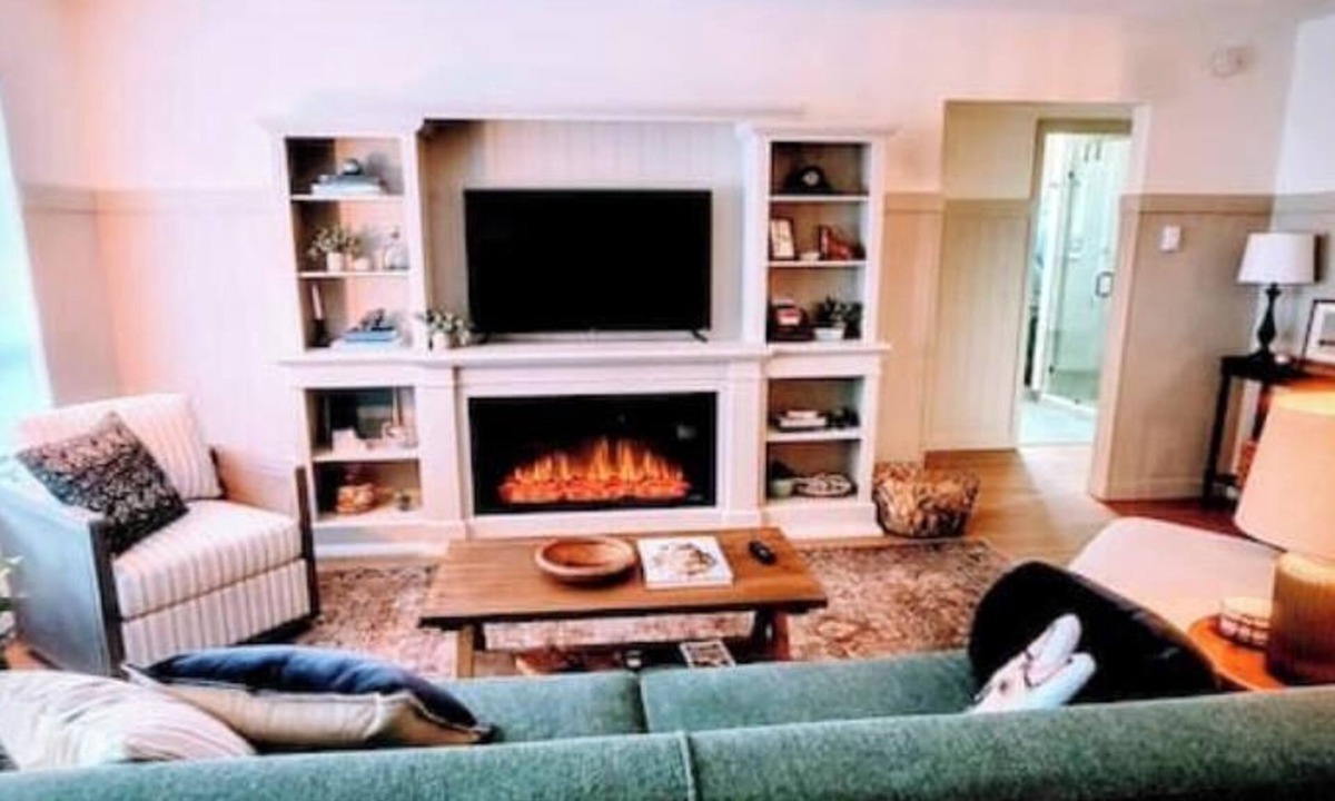 Long Beach House | Downtown Designer Duplex close to Beach! Spa Tub, Sunroom, Game Room, EV & more!
