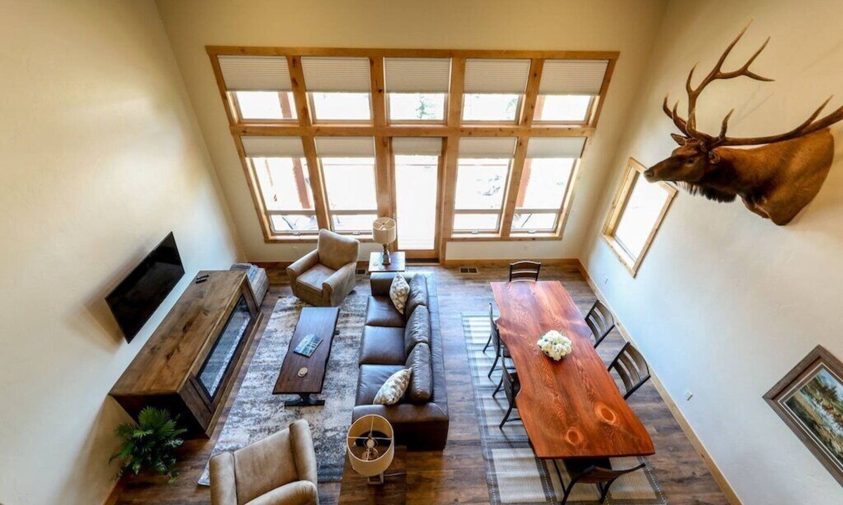 Bigfork House | Eagle Bend Townhome w/King Suites & Amazing Views